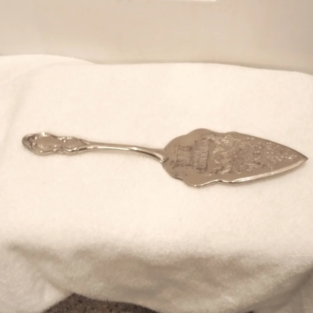 Silver plated Cake & Pie Server 